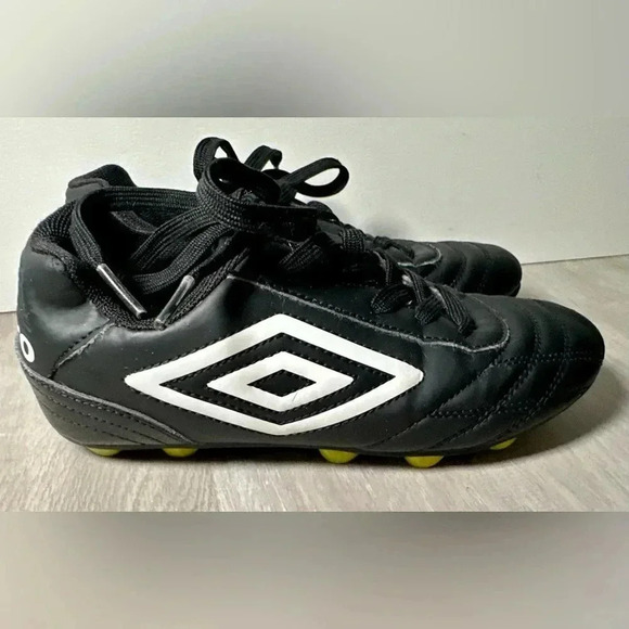 Runic Soccer Futbol Cleats Size 1.5 Youth Black Gold Unisex Low Top Lace Up - Picture 9 of 12
